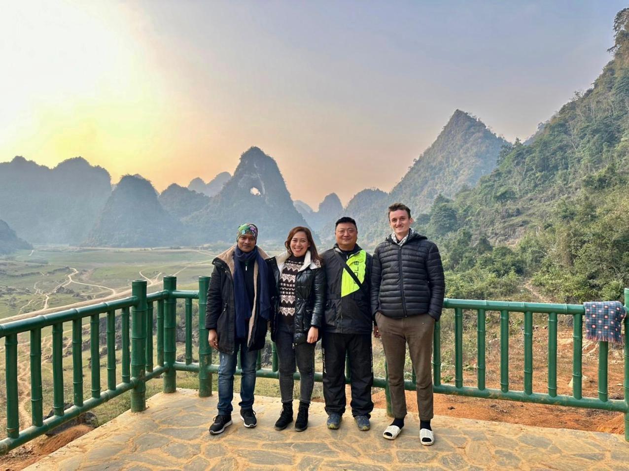 Lan Home- Jeep Tour, Motobike Tour, Rental Motobike, Private Car Cao Bang Exterior photo